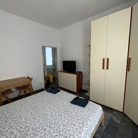 Bilocale Roggia Scagna 7 Apartment Milan Bagian luar foto