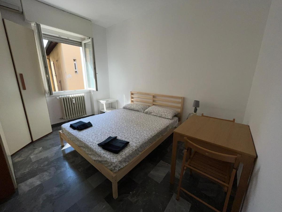 Bilocale Roggia Scagna 7 Apartment Milan Bagian luar foto